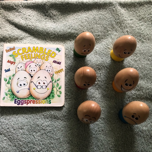 HAPE • Eggspressions Wooden Learning Toy + Book - Picture 3 of 14